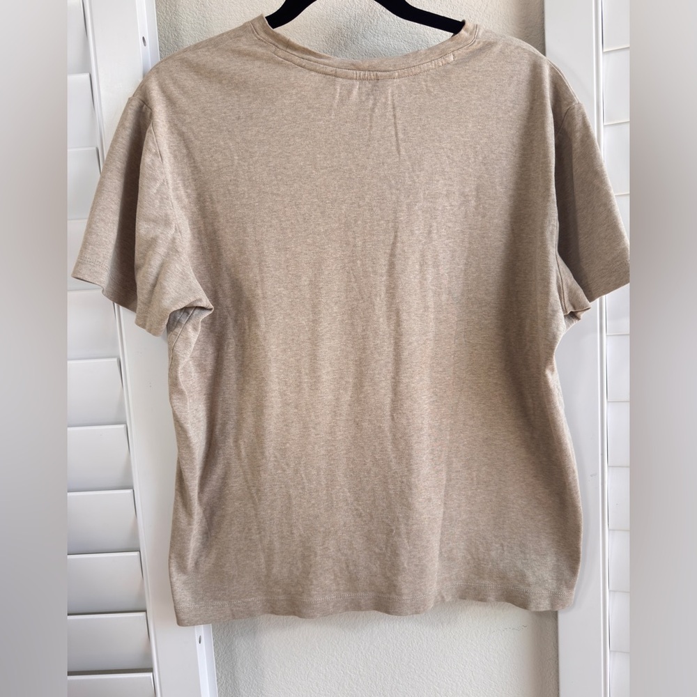 Banana Republic Size M. Tan Short Sleeve Tee - Picture 5 of 6